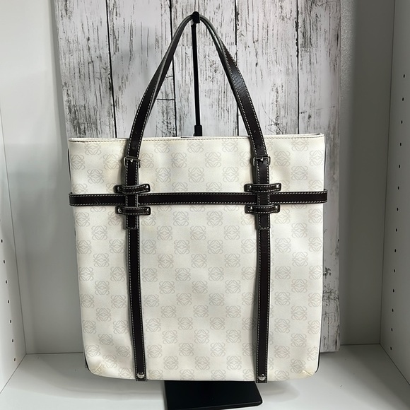 Loewe Handbags - Loewe White Tote Bag